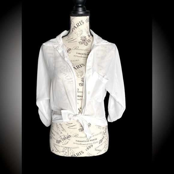 Cute sheer white button up blouse size small - Picture 3 of 6